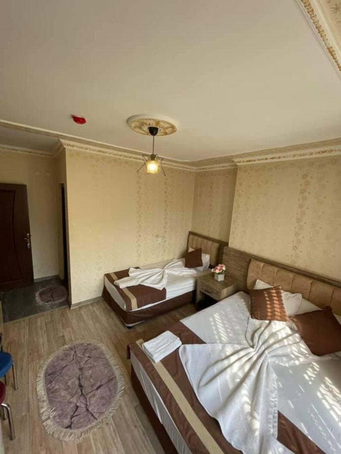 Oezguer Hotel Antalya Exterior photo